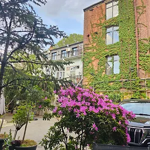 https://italian-garden.alltbilisihotels.com
